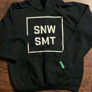 Snow summit hoodie sweatshirt.